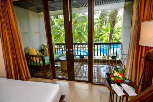 Bazén v ubytování Siam Bayshore Resort Pattaya nebo v jeho okolí