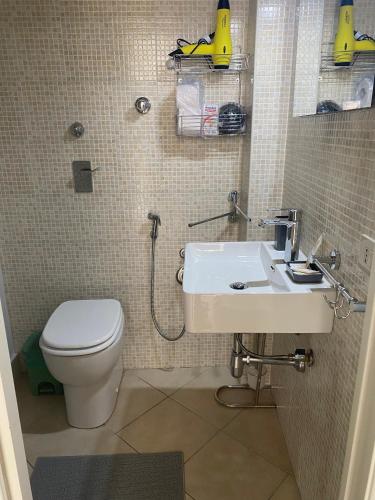 Un baño de Tyche Home