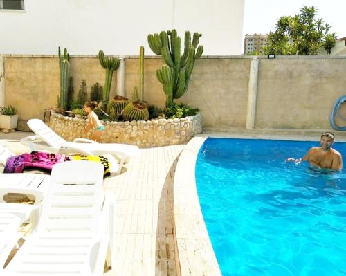 GOLDEN TOWER pensión Auto Check-in