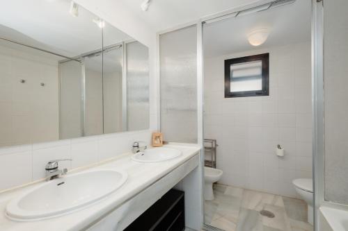 Kúpeľňa v ubytovaní Penthouse in Puerto Banus with sea and marina views