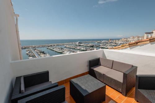 Penthouse in Puerto Banus with sea and marina views