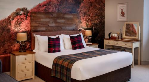 Кровать или кровати в номере The Crown Inn Pooley Bridge