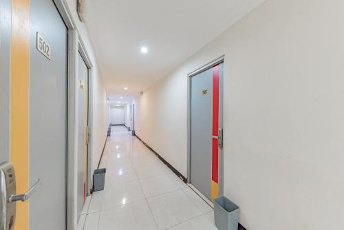 Gambar di galeri bagi Urbanview Hotel Onyx Ketapang by RedDoorz di Ketapang