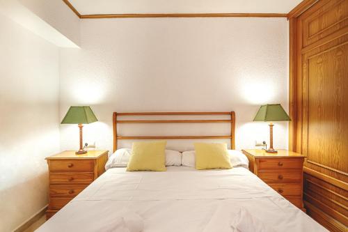 Regina Apartment in Playa San Juan with pool