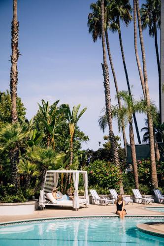 Bazén v ubytování Hyatt Regency Newport Beach West nebo v jeho okolí