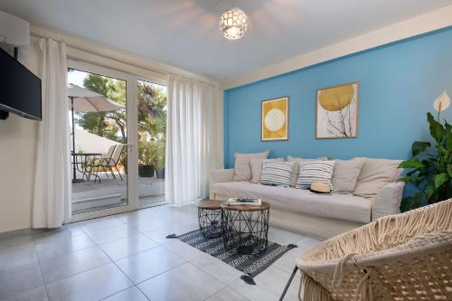 Vouliagmeni Stylish Homes by BluPine