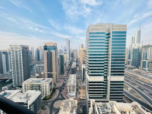 Fotografie z fotogalerie ubytování Lovely 2 BR flat in Dubai Marina v Dubaji