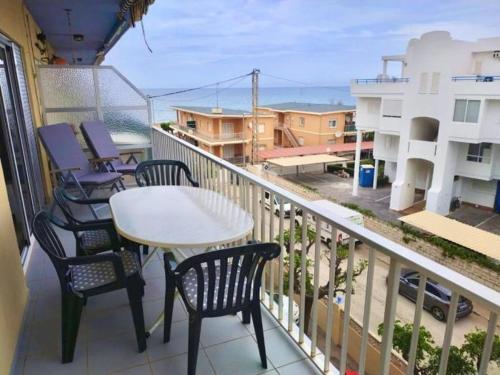 Booking.com: Apartamento en primera línea de playa , Dénia ...