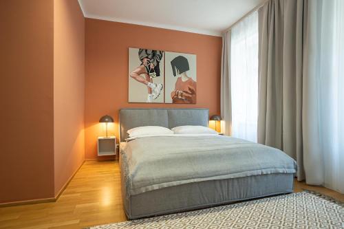 Stylish apartment with a king bed