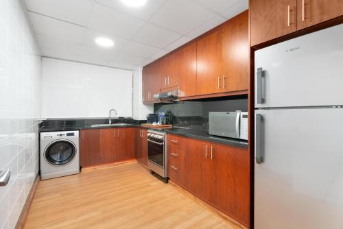  Golden Sands Hotel & Residences -  Room  picture :   Tea/Coffee maker    Internet facilities    Minibar                           