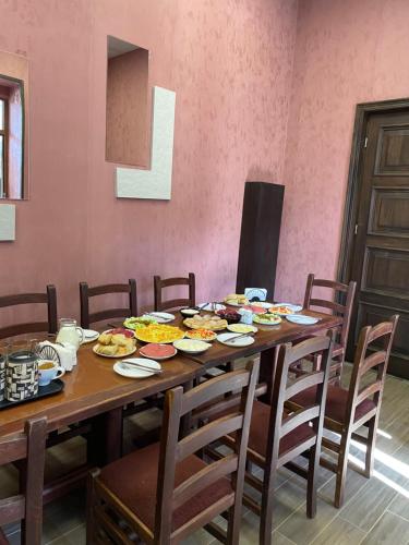 Jídlo v hotelu nebo okolí