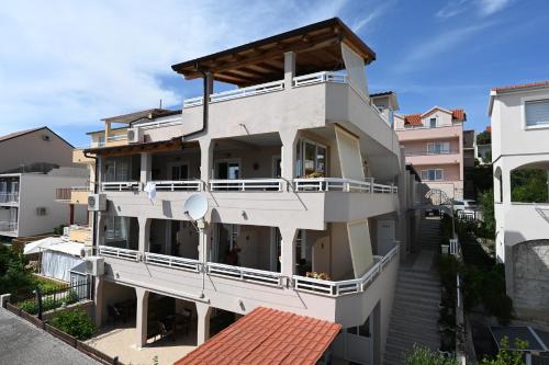 Rõdu või terrass majutusasutuses Guest house Kokolo