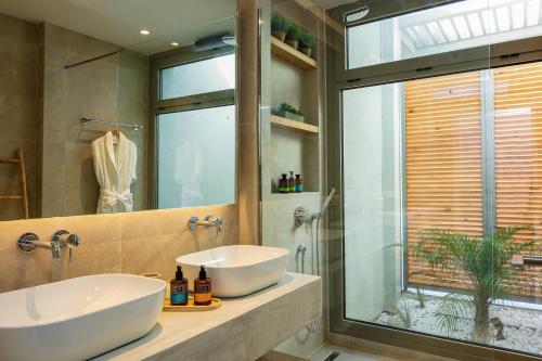 Bilik mandi di Sueno Villas