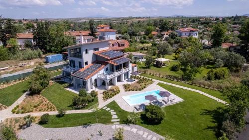 Gallery image of Electra BeachFront Suites, Nea Irakleia in Nea Iraklia