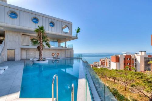 Stunning luxurious penthouse with panoramic views.