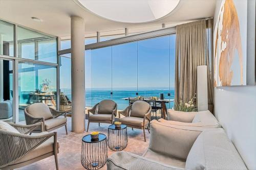 Stunning luxurious penthouse with panoramic views.