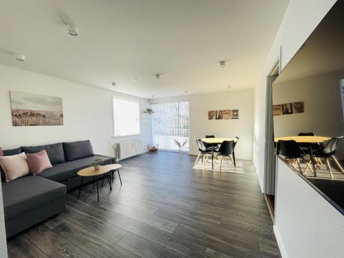 Posezení v ubytování aday - Elegant Apartment with Terrace