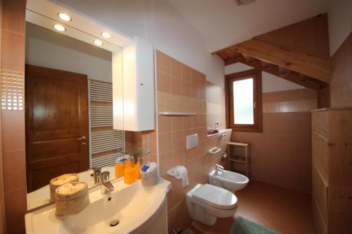 Koupelna v ubytování Albergo Diffuso Costauta