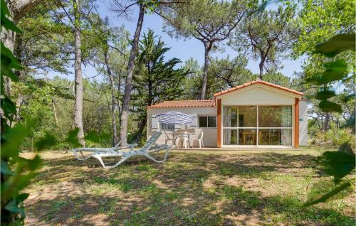 Κήπος έξω από το Awesome Home In La Faute-Sur-Mer