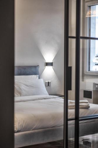 New & Bright Balcony Flat by Central Station