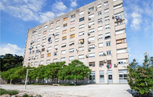 1 Bedroom Lovely Apartment In Pula