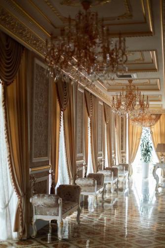 Posezení v ubytování Hotel Grand Aristocrate