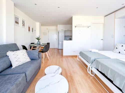 Kuchyň nebo kuchyňský kout v ubytování OleHolidays 1133 Romana Playa primera línea playa