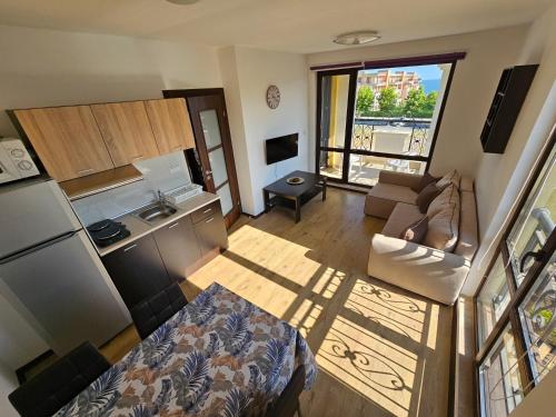 Posezení v ubytování Sea View apartment, Morsky Bryag
