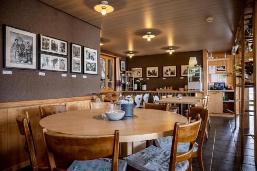 Posezení v ubytování Tälli Hütte