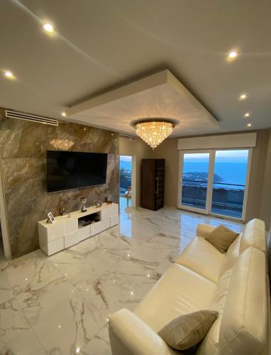 Cap Martin Blue Dream