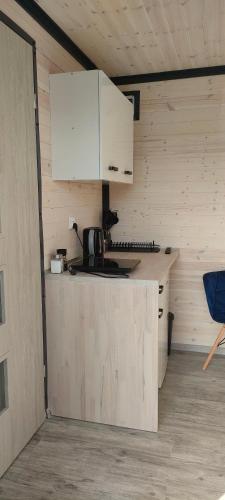 Dapur atau dapur kecil di Radosna Zatoka - nowe domki, każdy z własnym ogrodzeniem