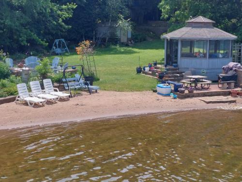 StoneWall House Lakeside Suite – Photos 5
