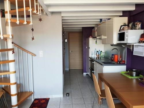 Photo de la galerie de l'établissement Appartement T3 avec Mezzanine, Piscine, Parking Privé - 300m de la Plage - Argelès-sur-Mer - FR-1-388-158, à Argelès-sur-Mer