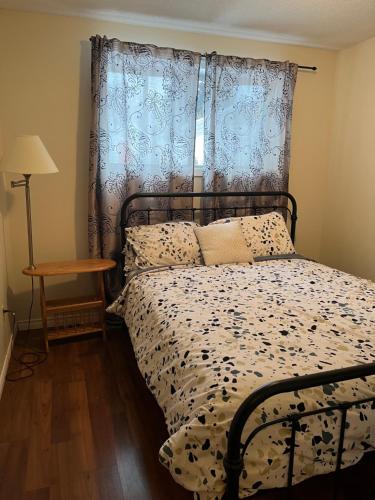 Ένα ή περισσότερα κρεβάτια σε δωμάτιο στο Royal Suite 4comfy Queen Beds-Pet friendly-fenced-5Minto DT