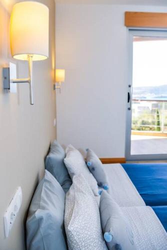 Gallery image of A2 - 2 beds 2 bath luxury Condo - Pool & Sea Views in Kavač