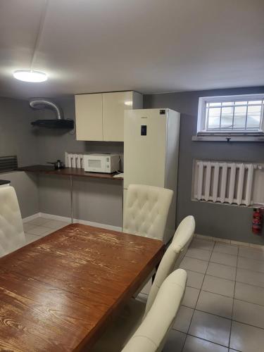 Dapur atau dapur kecil di Rooms4Rest Wiertnicza - Private rooms for tourists - ATR Consulting Sp, z o,o,