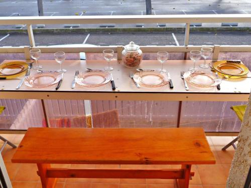 Appartement près de la plage avec balcon et parking, idéal pour 6 personnes - FR-1-387-154