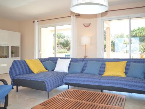 Photo de la galerie de l'établissement Villa 4 pers avec terrasse, piscine et jardin privatif - Banyuls-sur-Mer - FR-1-225C-61, à Banyuls-sur-Mer