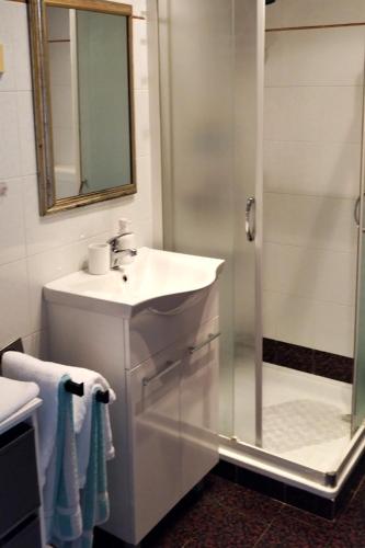 Apartments with parking space Umag - 2529