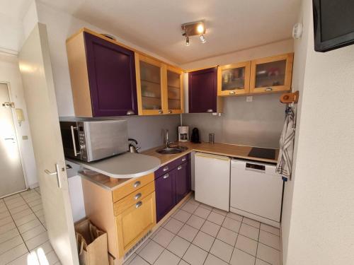 Photo de la galerie de l'établissement Argelès-Sur-Mer - T2 cabine climatisé pour 4 personnes avec parking - FR-1-388-189, à Argelès-sur-Mer