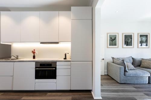 Dapur atau dapur kecil di Renovated Terrace-Style Apartment in Woollahra
