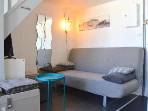 Photo de la galerie de l'établissement Appartement rénové 2 pièces + mezzanine, piscine, parking, proche plage - FR-1-229B-72, à Narbonne