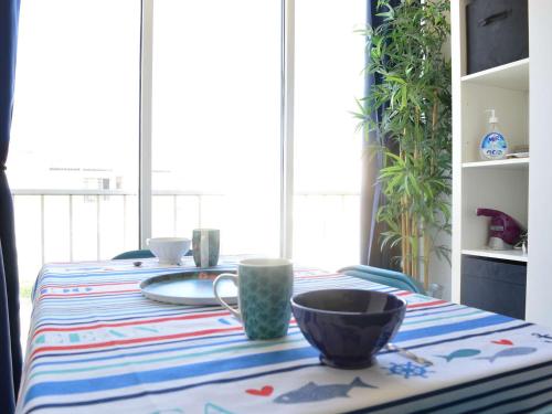 Photo de la galerie de l'établissement Appartement rénové 2 pièces + mezzanine, piscine, parking, proche plage - FR-1-229B-72, à Narbonne