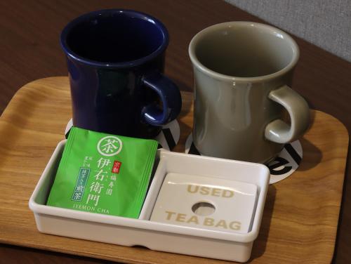 Принадлежности для чая и кофе в HOTEL M's EST KYOTO STATION SOUTH