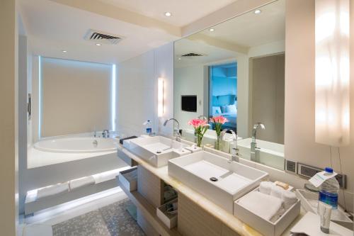 Koupelna v ubytování Le Meridien Gurgaon, Delhi NCR