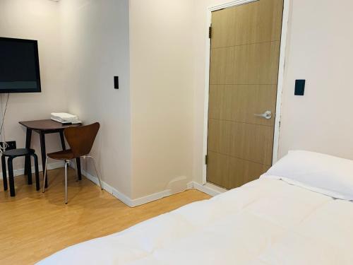 TV/trung tâm giải trí tại SSH LK Hostel