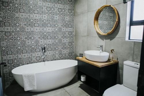 Ένα μπάνιο στο The Jackal Guesthouse