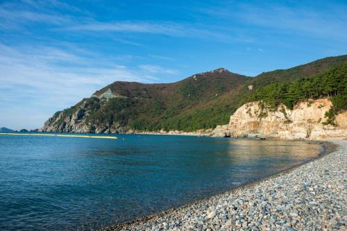 Pantai di atau dekat dengan rumah percutian