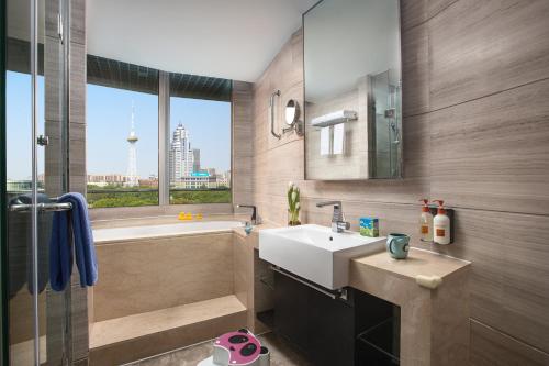 Koupelna v ubytování Crowne Plaza Shanghai Xiayang Lake by IHG