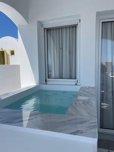 Бассейн в Galatia Villas или поблизости